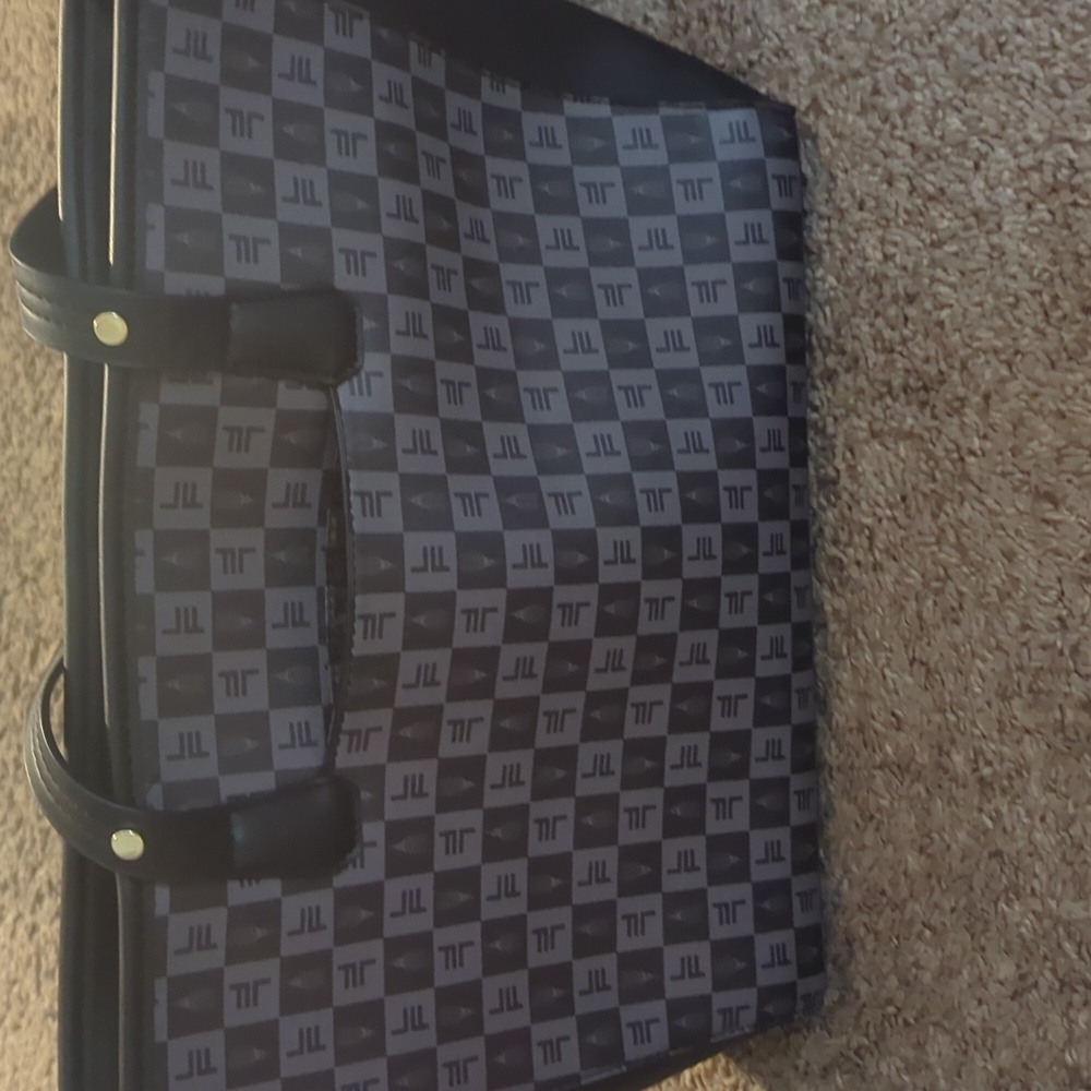 Purse - Picture 2 of 4